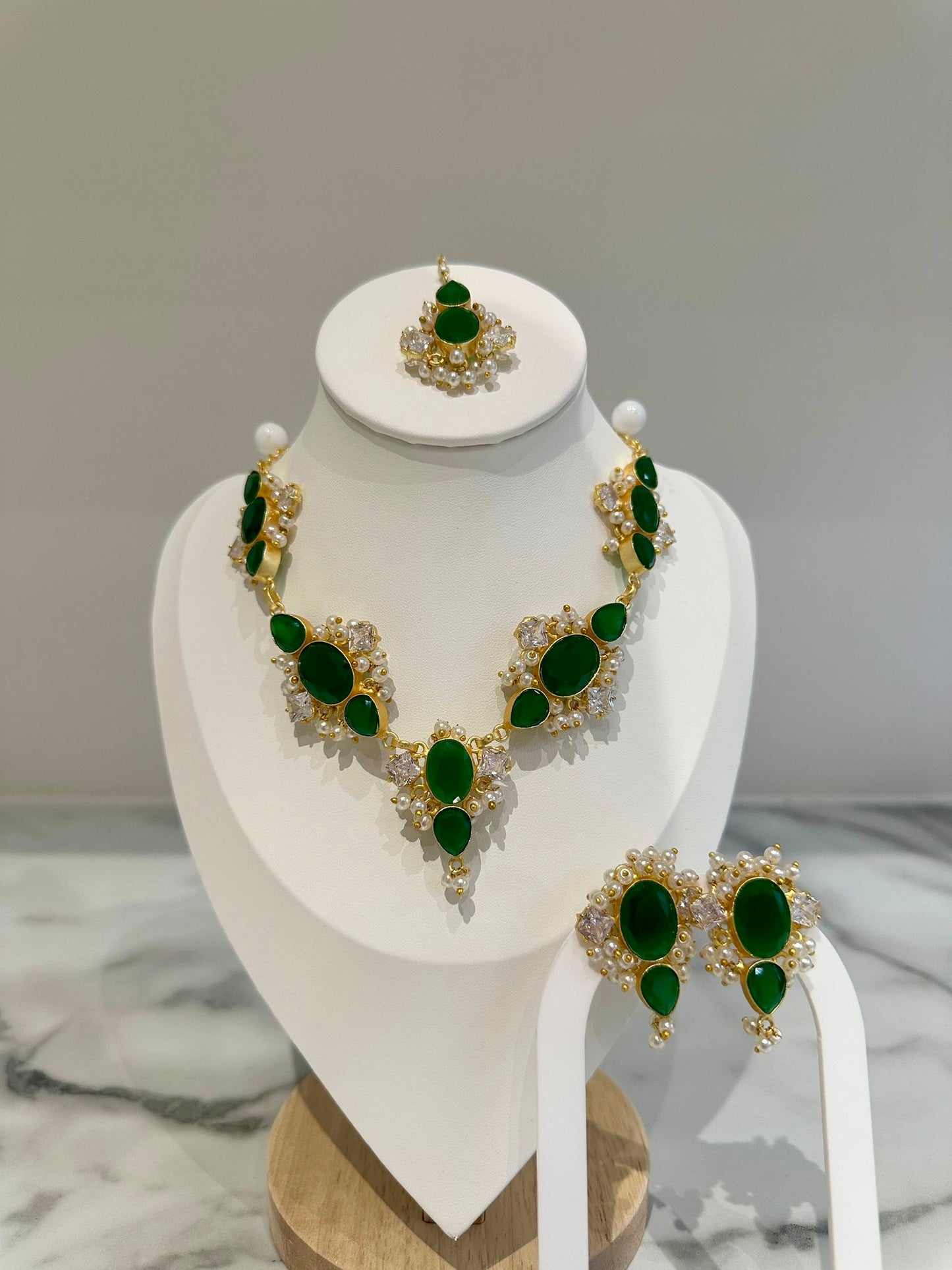 Green Neckline Set